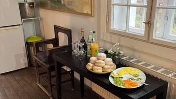 Wasserkocher mit Kaffee-/Teezubehör, Wasserkocher