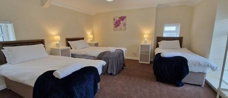 4 bedrooms, iron/ironing board, free WiFi, bed sheets