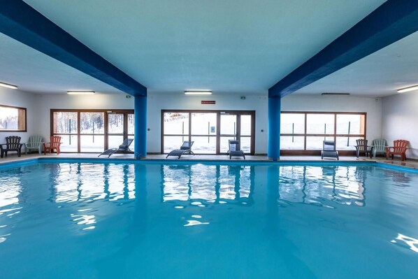 A heated pool - 200m from ski slopes, 1st floor, view resort, swimming pool, balcony, tv, ski locker, 30m² (Les Orres)