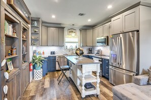 Fridge, microwave, stovetop, dishwasher - Walk to Sea Isle Beach: Group Getaway w/ Deck! (Galveston)