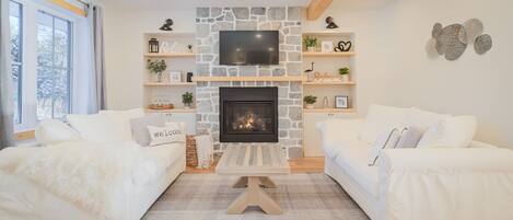 Deluxe-Chalet | Wohnbereich | Flachbildfernseher, Videospielkonsole, Netflix, DVD-Player