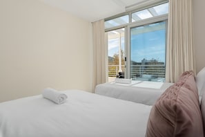 Design Apartment | 2 bedrooms, laptop workspace, iron/ironing board, free WiFi