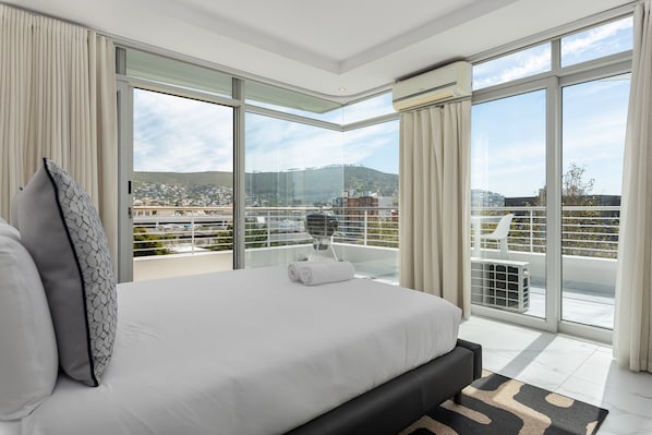 2 bedrooms, laptop workspace, iron/ironing board, free WiFi