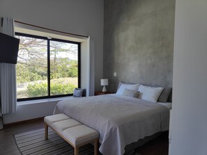 2 slaapkamers, een bureau, reisbedje, wifi