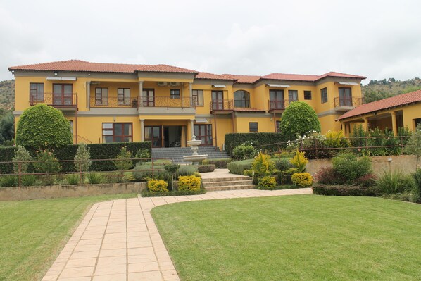 Front of property - Cradle Mount Hotel & Conference Centre (Krugersdorp)