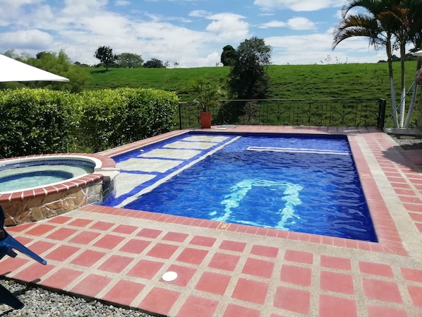 Alberca al aire libre 