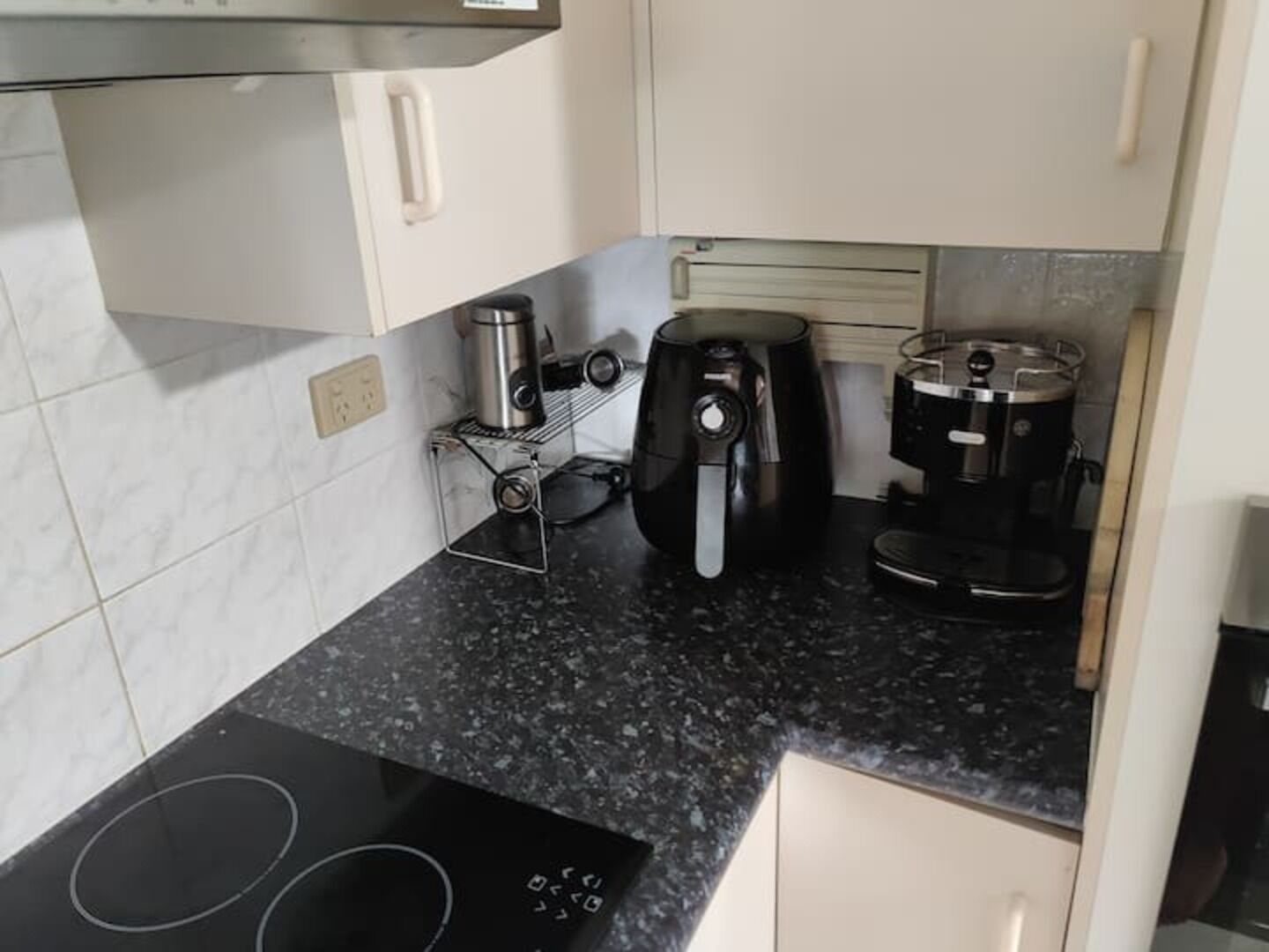 Tropical Holiday Home + NBN + Home theatre