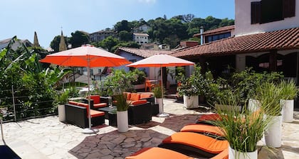 CasaJOMO Art, Food & Music B&B