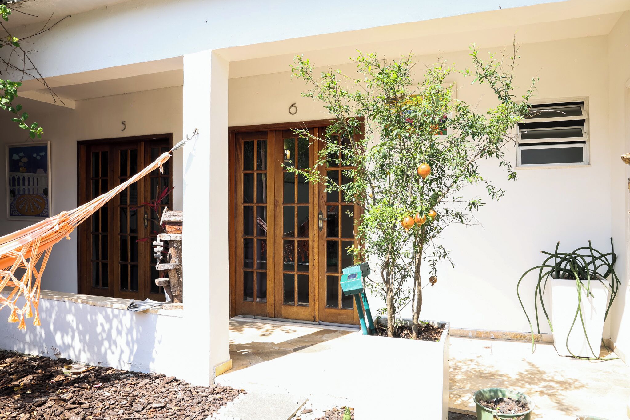 デザイン ツインルーム | ピロートップベッド、ミニバー、客室ごとに異なる装飾、デスク