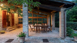 Outdoor dining - Cosciano 12, Emma Villas (Pomarance)