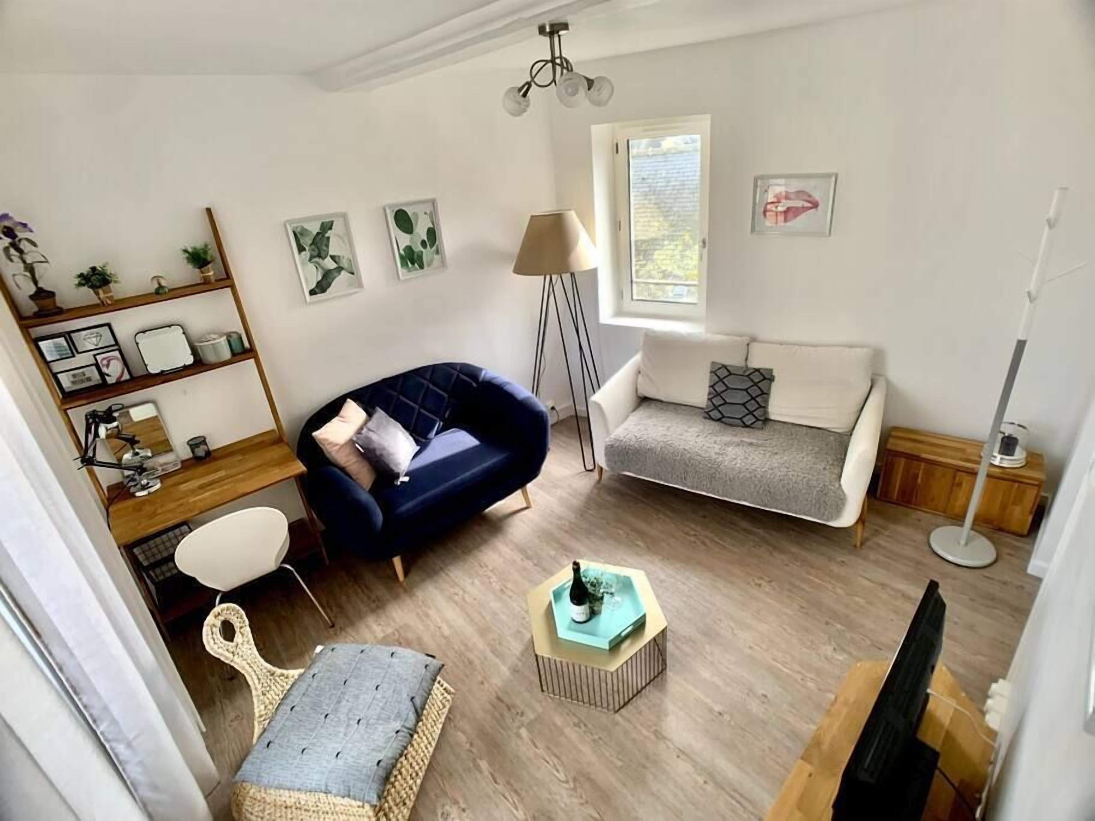 NEW: Enjoy Bayeux #2 by Melrose