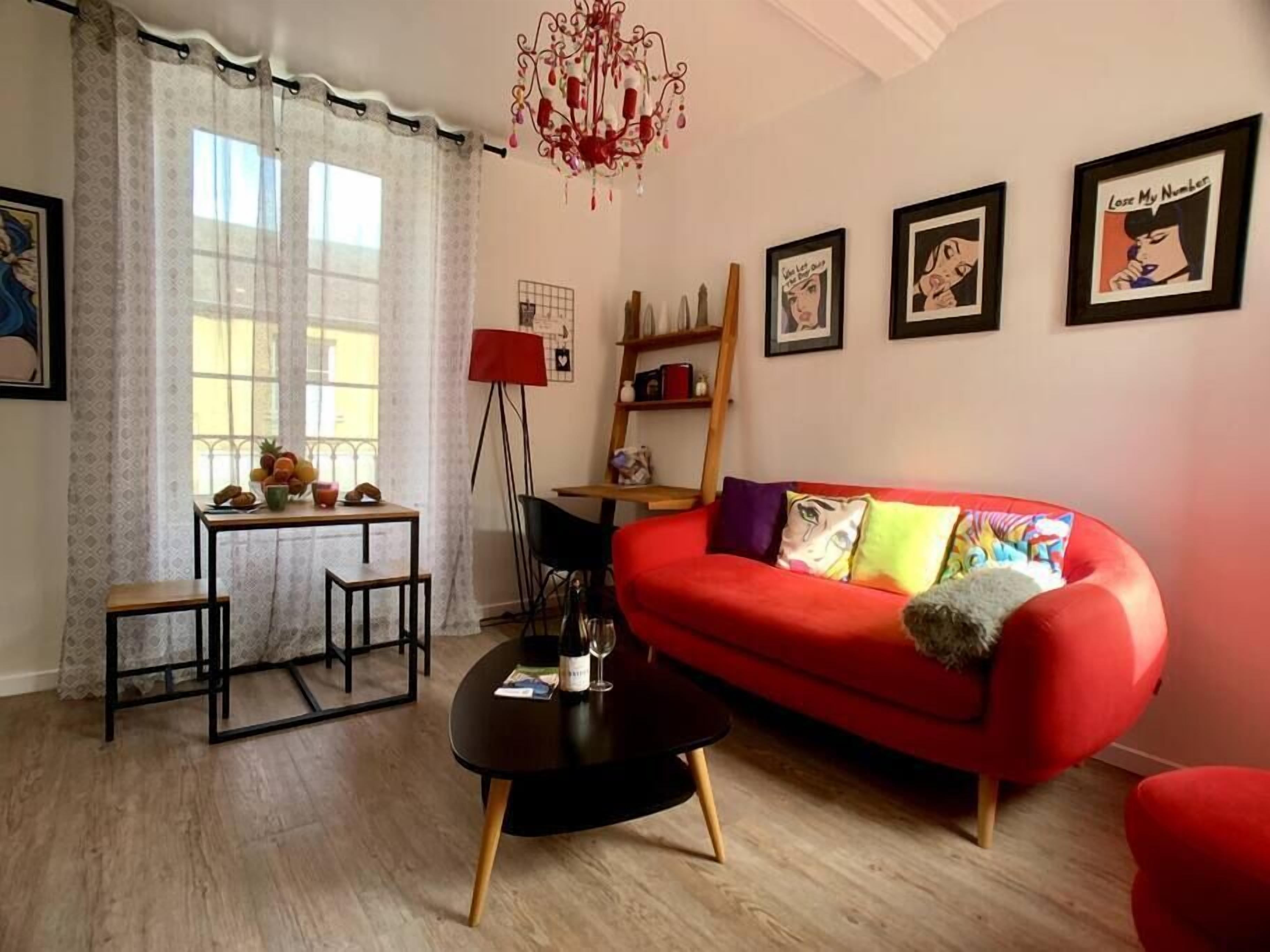 NEW: Enjoy Bayeux #1 by Melrose