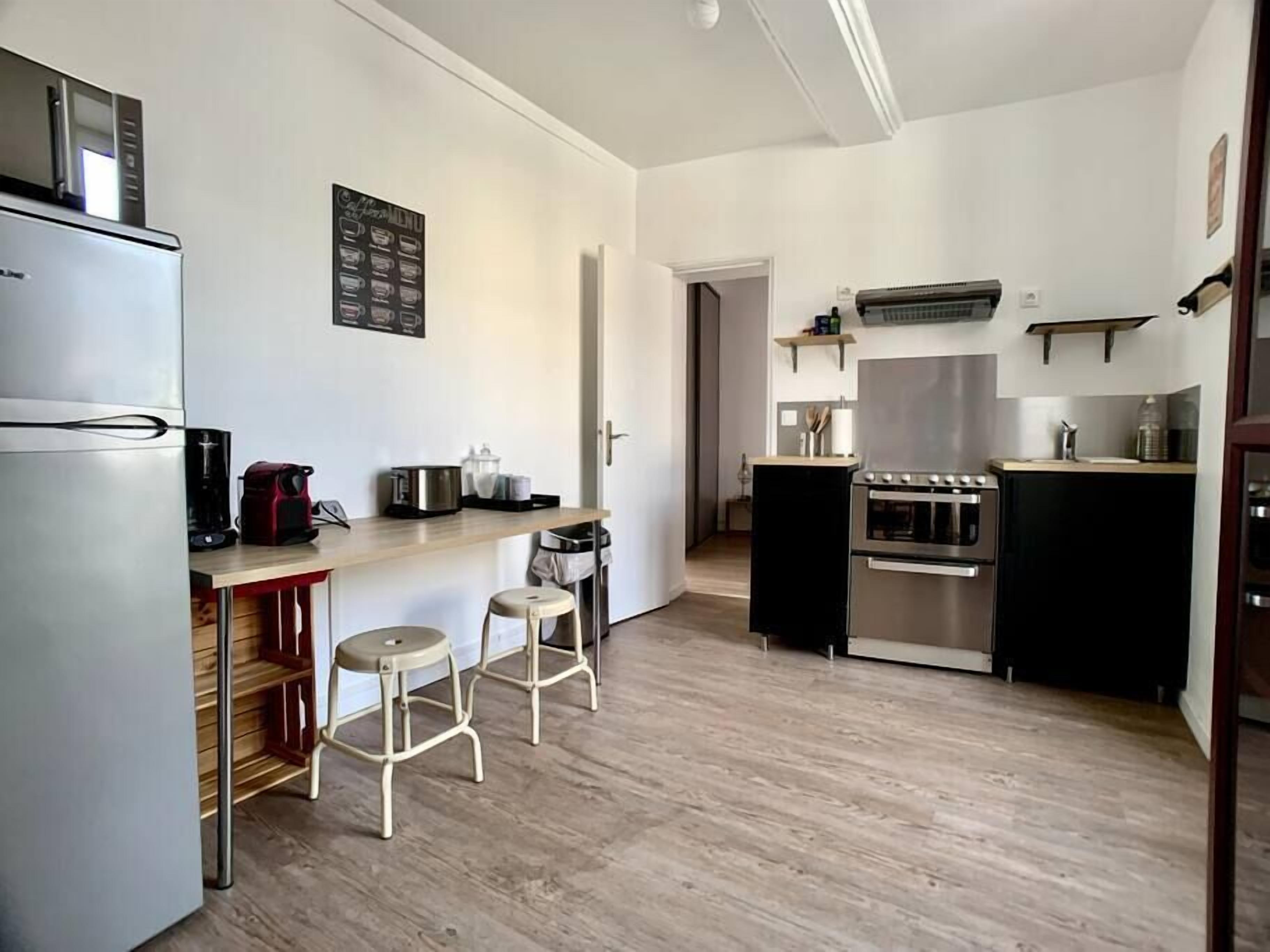 NEW: Enjoy Bayeux #1 by Melrose