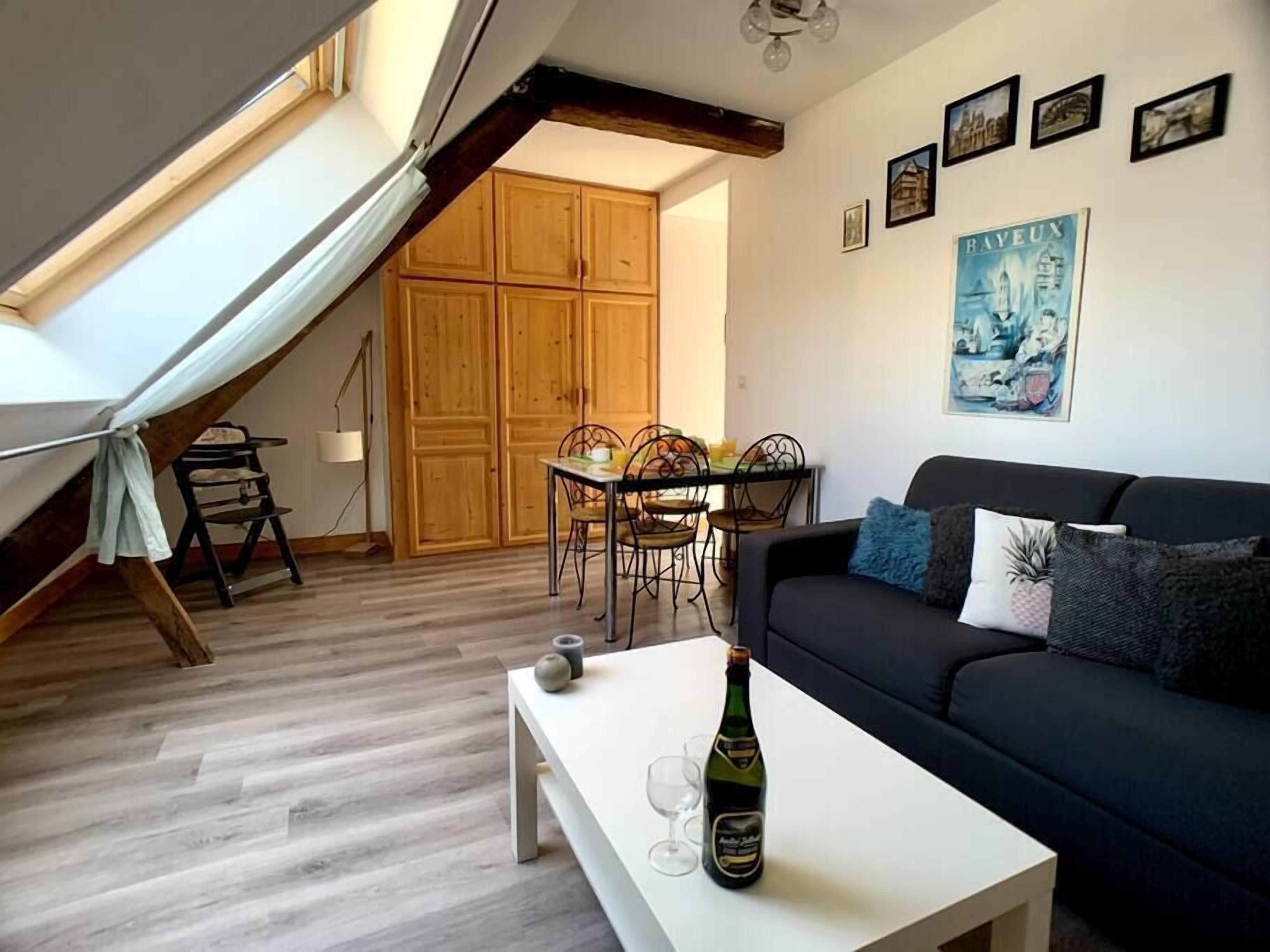 NEW: Enjoy Bayeux #3 by Melrose