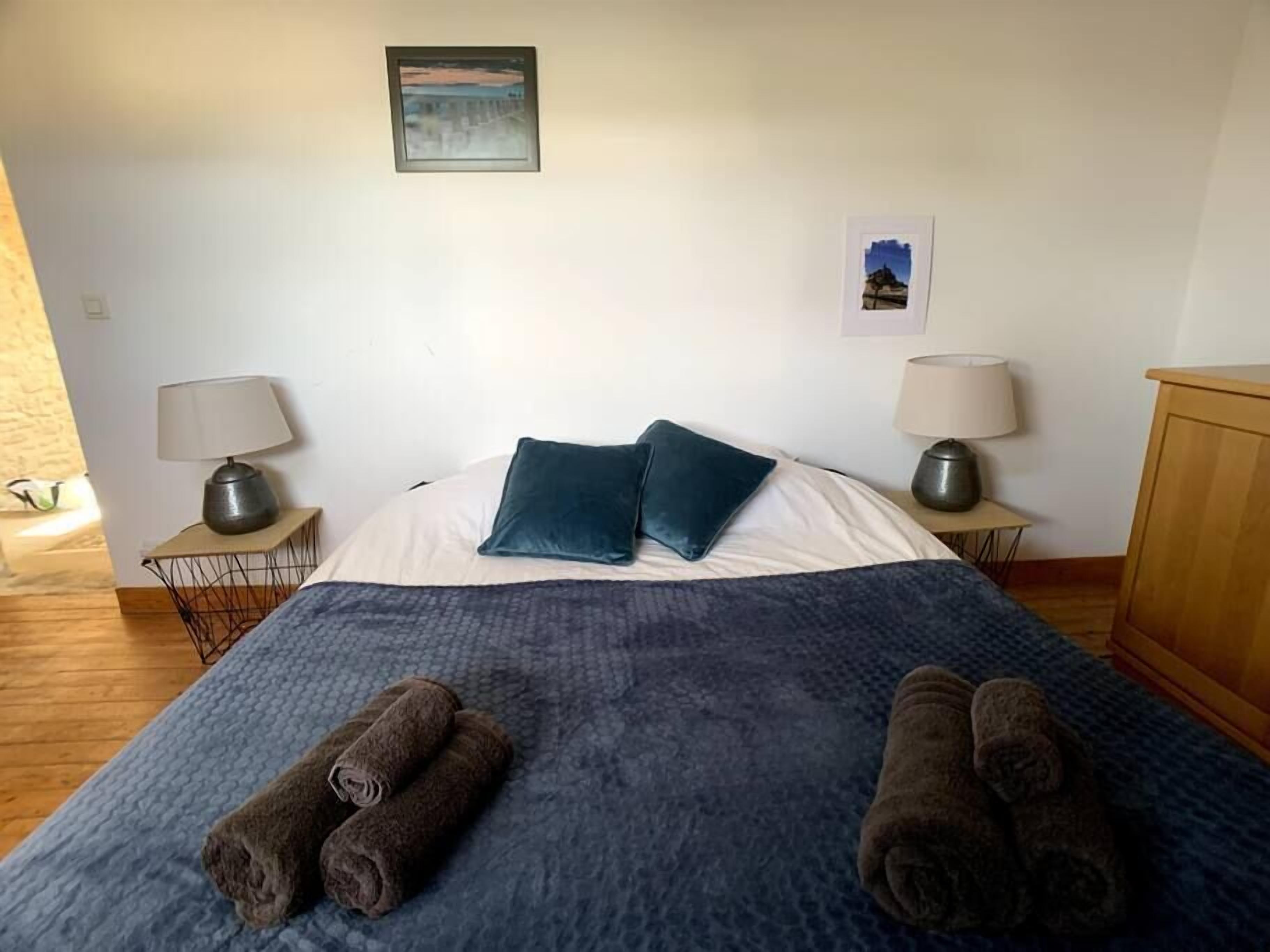 NEW: Enjoy Bayeux #3 by Melrose