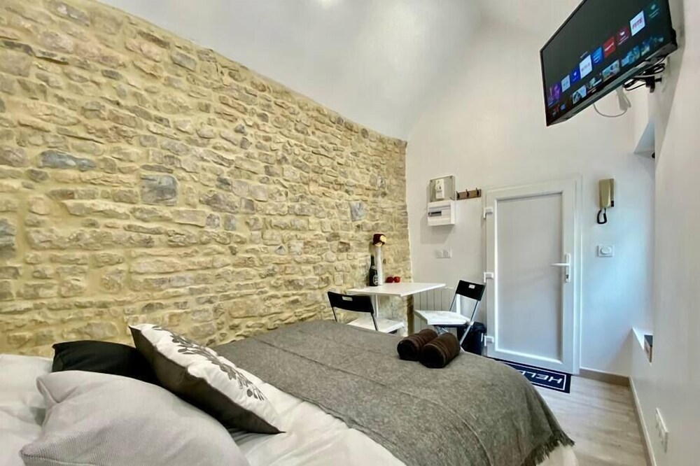 NEW: Bed in the City by Melrose