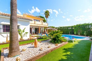 Pool - Villa Namaste by Villa Plus (Calahonda)