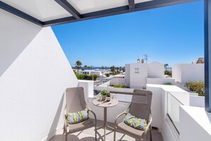 Outdoor dining - Villa Manuela by Villa Plus (Tías)