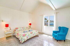 3 chambres, fer et planche à repasser, Wi-Fi gratuit, draps fournis