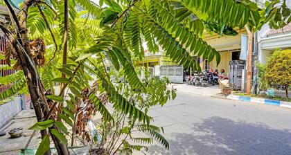 Spot On 91716 Kost Yy Syariah