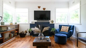 Smart-TV, Kamin, Videospiele