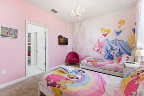 4 Schlafzimmer, Bügeleisen/Bügelbrett, Reisekinderbett, WLAN
