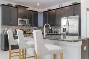 Fridge, microwave, oven, stovetop - Cozy and Beautiful 4 Bedrooms Private Pool 1542 (Davenport)