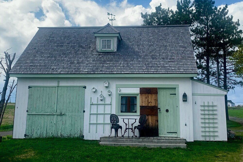 Lovely and Cozy 1 bedroom guest house on Ile D’orleans