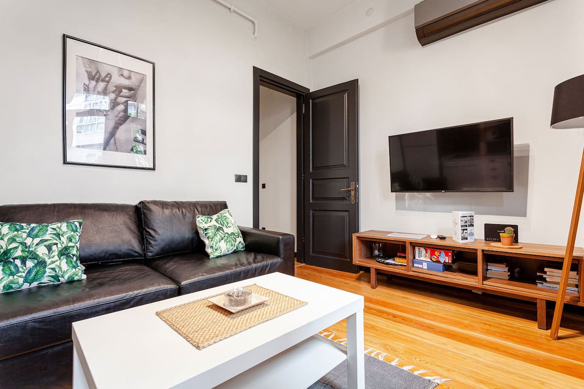 Classic Apartment | Living area | Smart TV, Netflix, streaming services