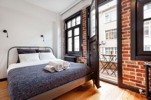 Business Apartment | Premium bedding, memory foam beds, individually decorated - Olympia Flats by Oval (Istanbul)