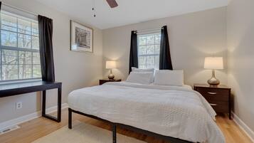 3 bedrooms, iron/ironing board, bed sheets