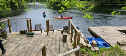 Hummingbird - Waterfront Cottage on Muskoka River