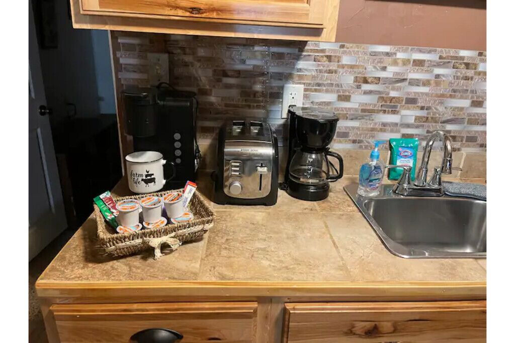 Redbay Retreat ! Country, Beach and Pet-Friendly 