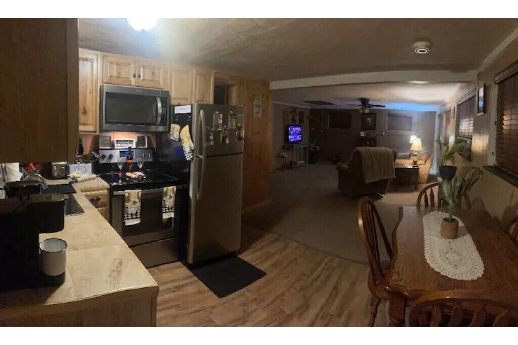 Redbay Retreat ! Country, Beach and Pet-Friendly 