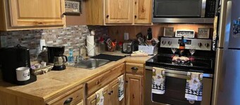 Redbay Retreat ! Country, Beach and Pet-Friendly 