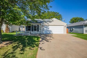 Exterior - Beautiful Bohemian Home, Minutes from Everywhere. (Bentonville)