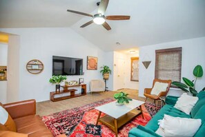 Living area - Beautiful Bohemian Home, Minutes from Everywhere. (Bentonville)