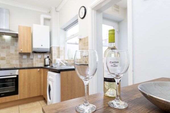 雪櫃、微波爐、焗爐、多士爐