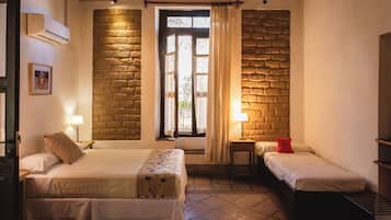 Habitación triple superior | Ropa de cama de alta calidad, edredón y ropa de cama