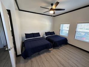 3 habitaciones, tabla de planchar con plancha y wifi gratis