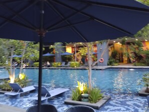 Piscine extérieure, piscine chauffée
