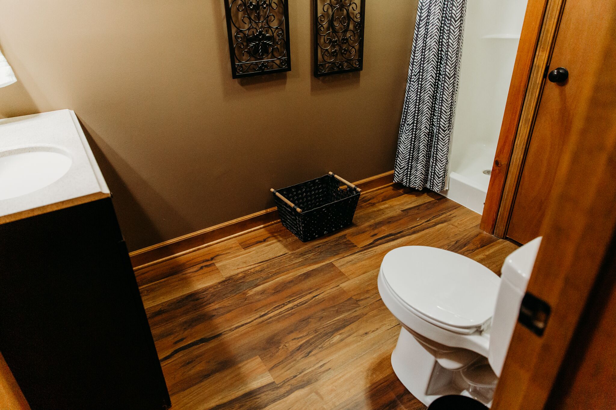 Newly remodeled home 4 Bedroom 3 Bath in private setting minutes from lake