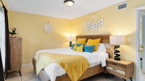 Unclassified image, 4 of 27, button - Family-friendly apartment ~ Pool, gym, games (Indian Harbour Beach)