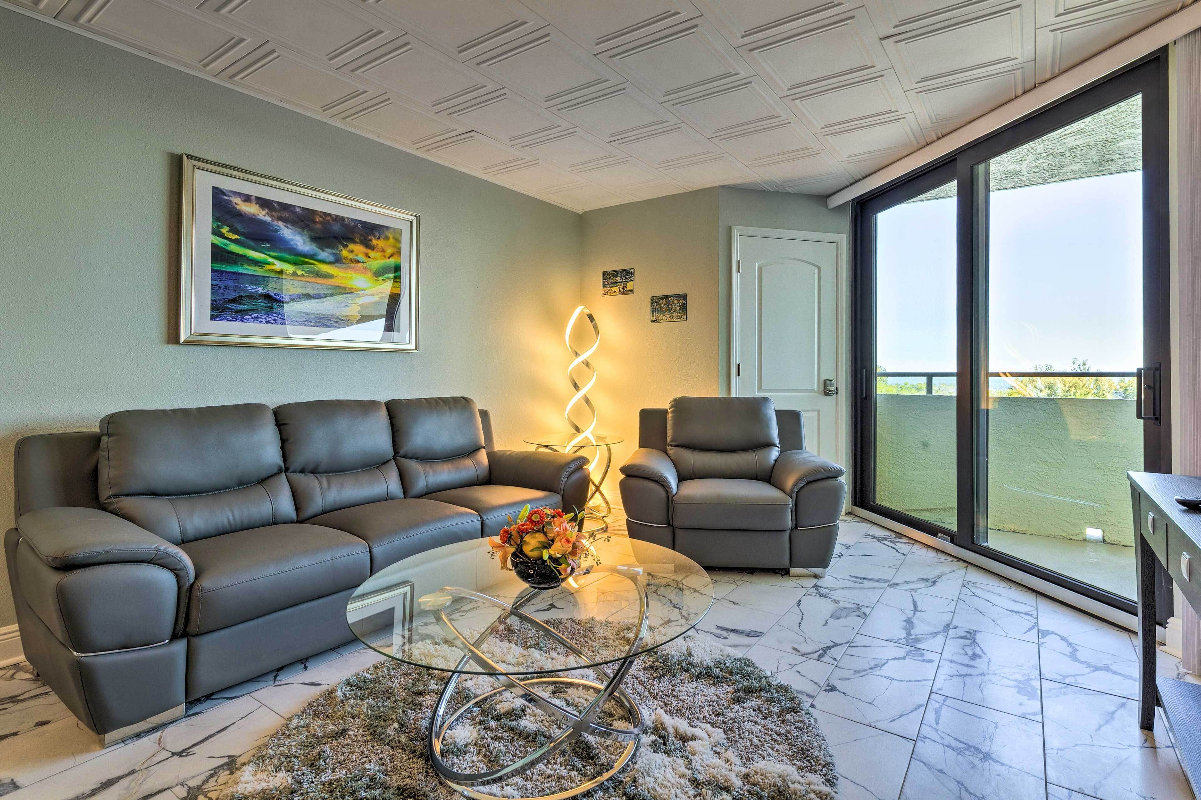 Gulf Front Hudson Condo w/ Pool Access & Views!