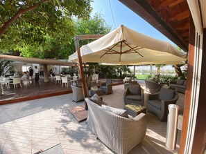 Outdoor banquet area - Resort Hotel Tamerici (Marciana Marina)