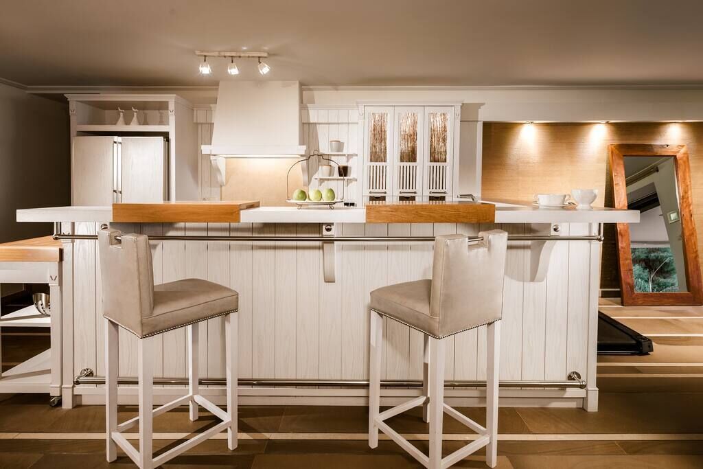 Villa Agioi Summary: