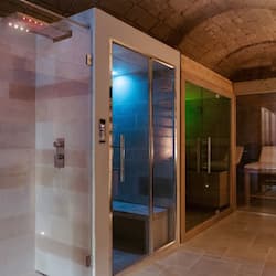 Couples treatment rooms, sauna, hot tub, steam room, Turkish bath