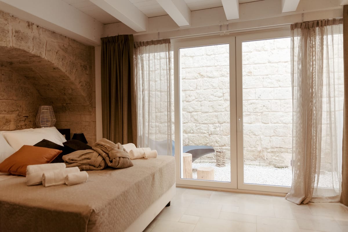 Deluxe Room | Frette Italian sheets, premium bedding, down comforters