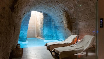 Couples treatment rooms, sauna, hot tub, steam room, Turkish bath