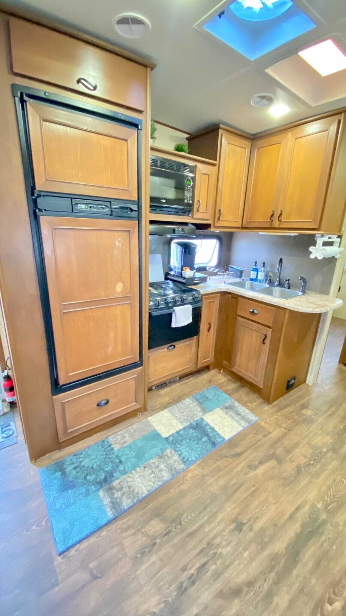 Roomy glamping spot near the beach